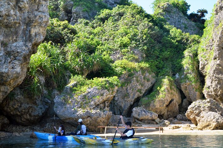 Skjulte strender i Okinawa: Sjøkajakk, snorkling og grill-eventyr