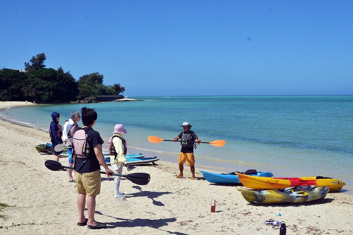Skjulte strender i Okinawa: Sjøkajakk, snorkling og grill-eventyr