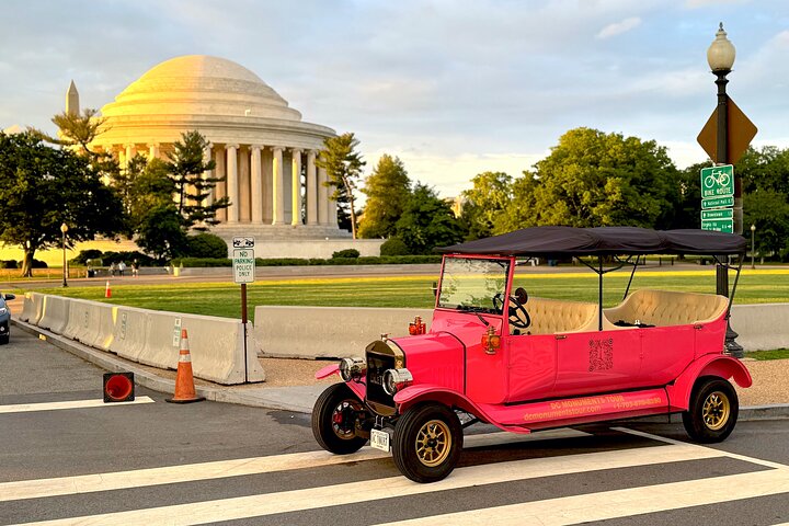 Tour privado a la luz de la luna por Washington D.C. en coche vintage de lujo