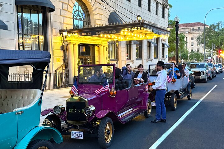 Tour privado a la luz de la luna por Washington D.C. en coche vintage de lujo