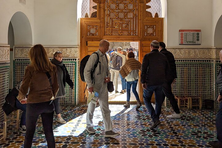 Marrakech : Bahia Palace, Saadian Tombes, Souk & Medina Begeleide Tour