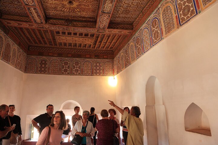 Marrakech : Bahia Palace, Saadian Tombes, Souk & Medina Begeleide Tour