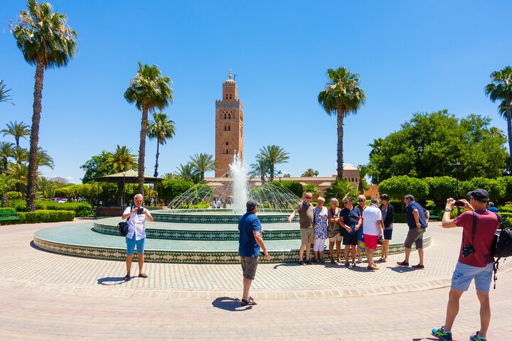 Marrakech : Bahia Palace, Saadian Tombes, Souk & Medina Begeleide Tour