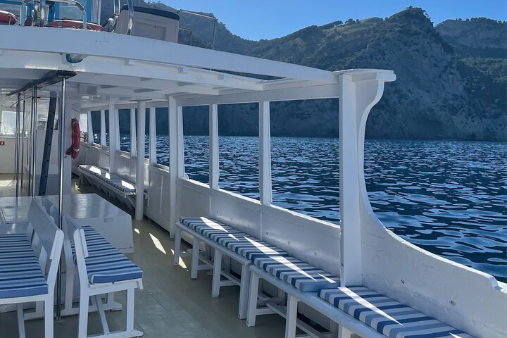 Paseo en barco por la mañana en Alcudia con parada de natación y tapas
