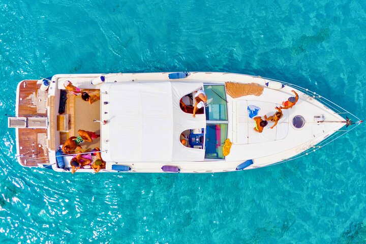 Tour Isole Egadi Favignana Levanzo in Barca con Pranzo da Trapani