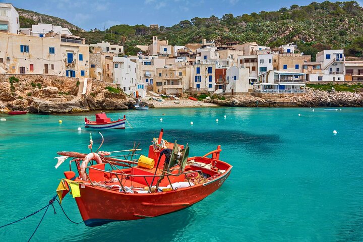 Tour Isole Egadi Favignana Levanzo in Barca con Pranzo da Trapani
