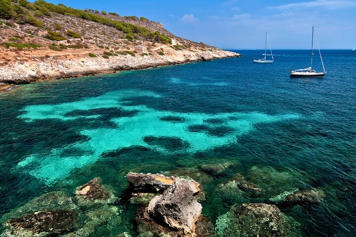 Tour Isole Egadi Favignana Levanzo in Barca con Pranzo da Trapani