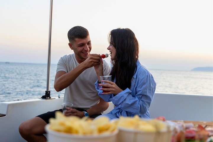 Tour Isole Egadi Favignana Levanzo in Barca con Pranzo da Trapani