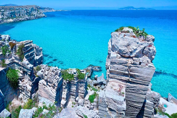 Tour Isole Egadi Favignana Levanzo in Barca con Pranzo da Trapani