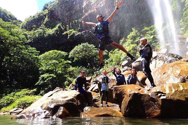 Het avontuur van Iriomote: Pinaisara Falls kano- en trektocht