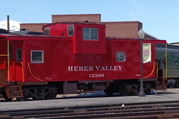 Rid på Heber Valley 1899 Railroad och se Deer Creek Reservoir