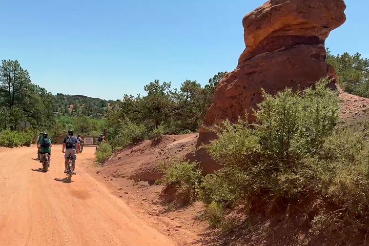 Kør Manitou Springs & Garden of the Gods Bedste guidede eBike-tur!