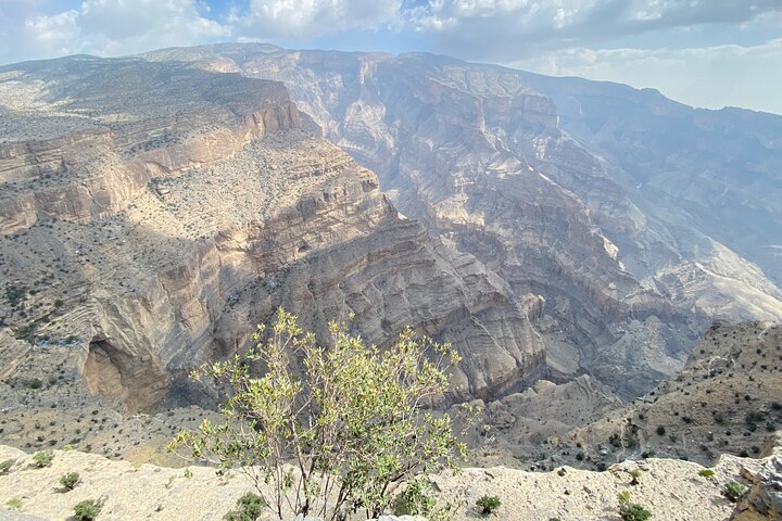 Upptäck 2 dagars guidad semesterorter Grand Canyon Jabal Shams