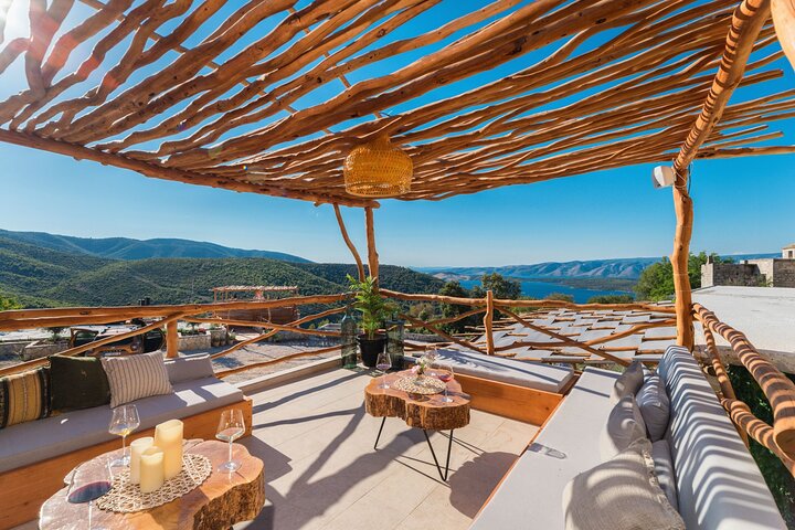 Wijnproeverij Rondreis vanuit Hvar - Familiewijnmakerij op een heuveltop
