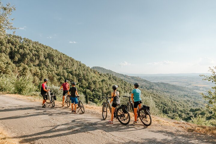 Cortona - Sunset eBike Ride rundt i landsbyen + Pizza smagning