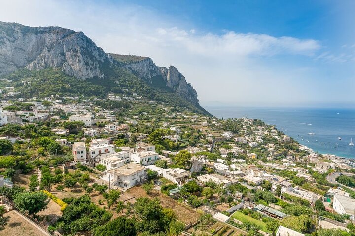 Desde Sorrento: Capri y Tour opcional en barco a la Gruta Azul