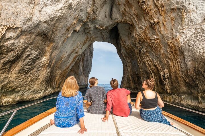 Desde Sorrento: Capri y Tour opcional en barco a la Gruta Azul