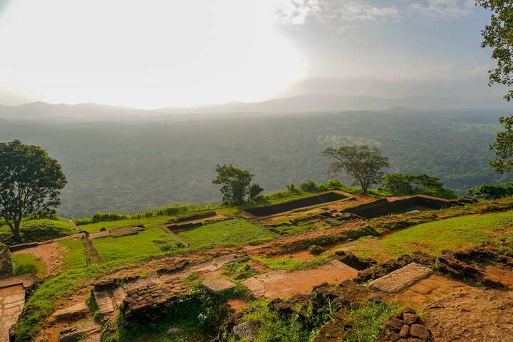 Sigiriya Hike & Minneriya Safari Privétour van een hele dag