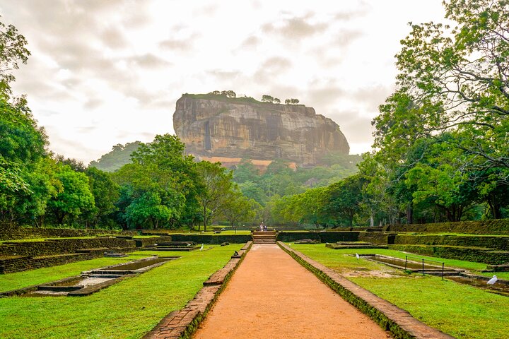 Sigiriya Hike & Minneriya Safari Privétour van een hele dag