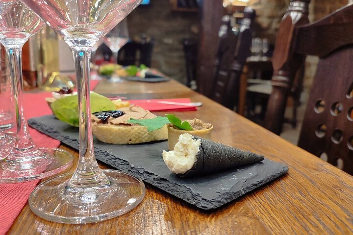 Experiência de degustação de vinhos e trufas búlgaros em Veliko Tarnovo