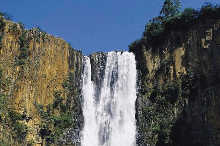 Drakensberg Mountains & Nelson Mandela Capture Site Ganztägige Safari