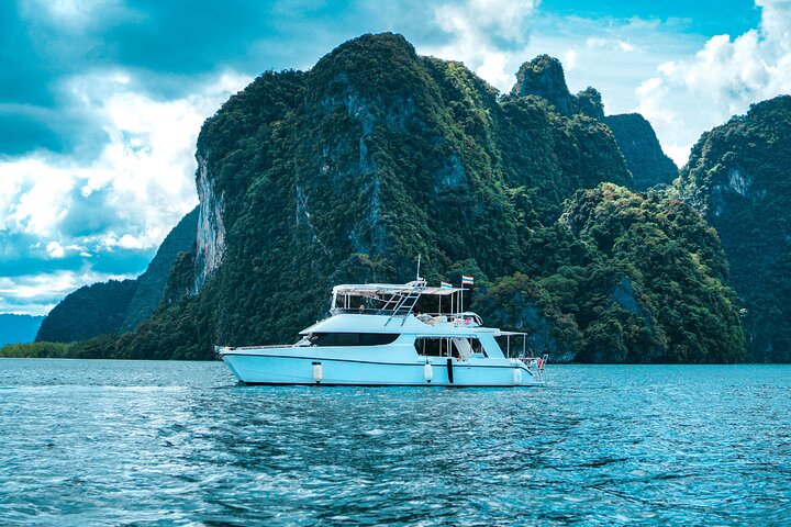Phuket : Tour en yate de lujo por la isla James Bond y la bahía de Phang Nga