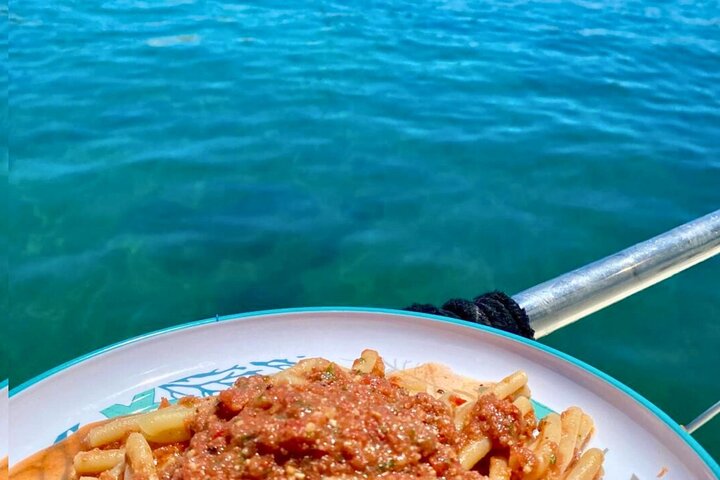Tour Isole Egadi Favignana Levanzo in Barca con Pranzo da Trapani