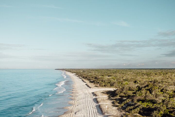 Excursion en kayak en 4x4 sur l'île Bribie et visite du bunker de la Seconde Guerre mondiale