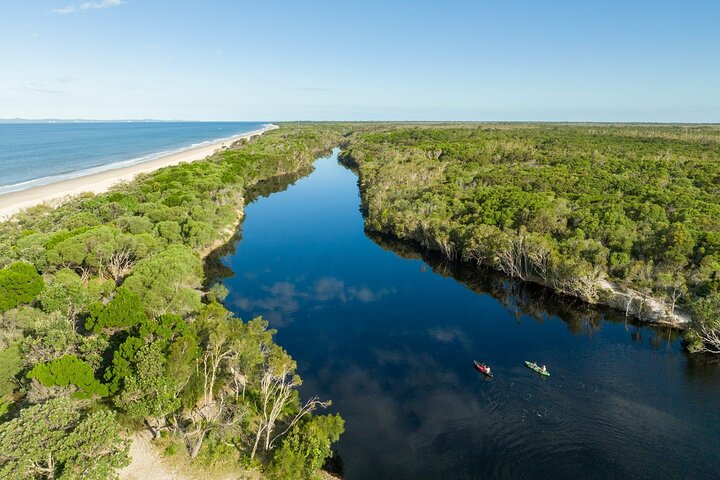 Excursion en kayak en 4x4 sur l'île Bribie et visite du bunker de la Seconde Guerre mondiale