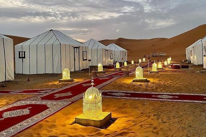 Noche En El Desierto De Erg Chebbi Saliendo De Erfoud, Paseo En Camello