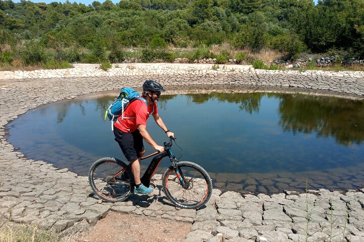 Bike and Wine Korcula Adventure - Excursão de bicicleta guiada de meio dia