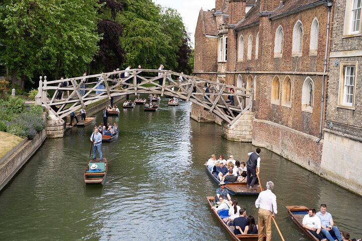 Cambridge Tour by AlumniTM & Punting + valgfritt King's College