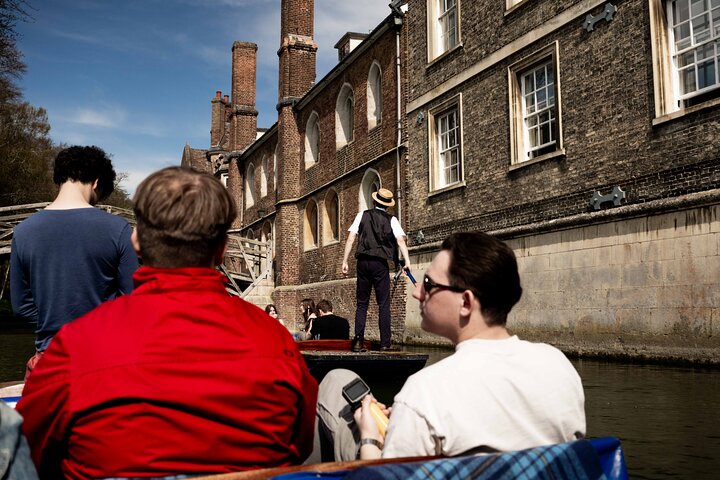 Cambridge Tour by AlumniTM & Punting + valgfritt King's College