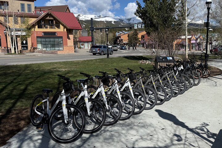 Ridden - Höstfärgade E-cykeluthyrningar Breckenridge till Frisco