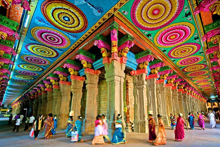Ceremonia nocturna en el templo Madurai Meenakshi Amman