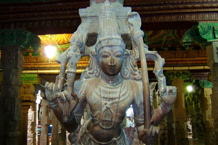 Ceremonia nocturna en el templo Madurai Meenakshi Amman