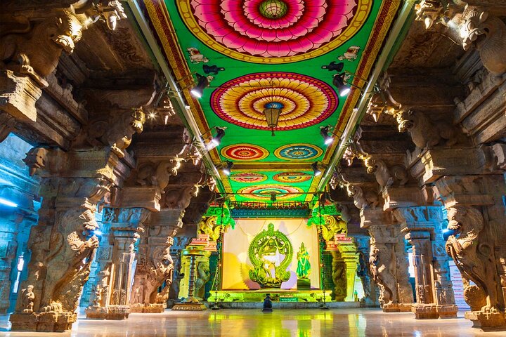 Ceremonia nocturna en el templo Madurai Meenakshi Amman