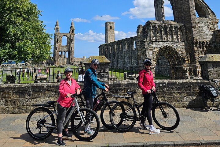 St Andrews: The Ultimate Bike og E Bike Tour - Se meget mere