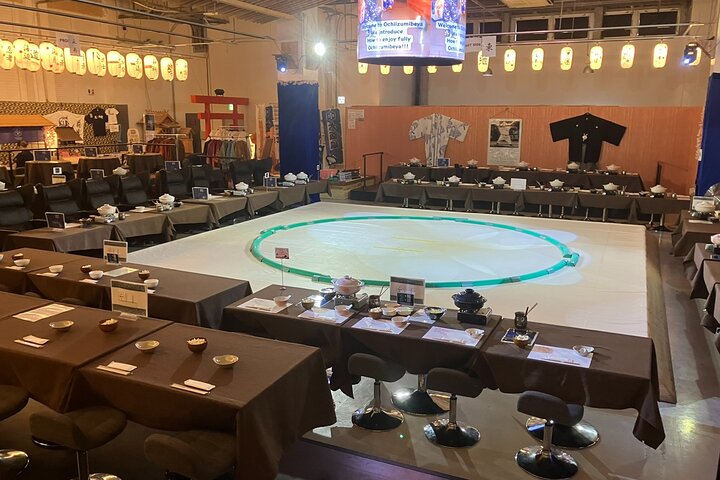 Osaka Sumo Experience : Live Show, Probieren Sie Sumo, Kimono & Hot Pot Meal