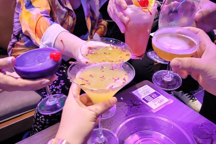 Makati : Pubcrawl Midget boxing rooftop muziek en gogo clubs