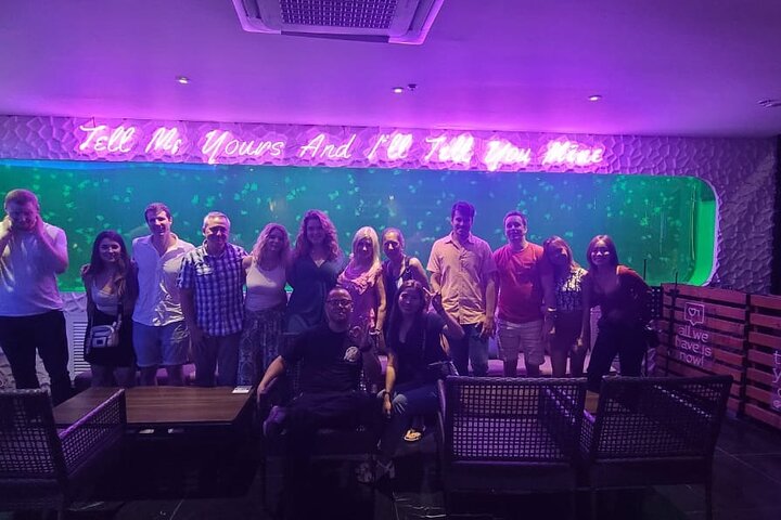 Makati : Pubcrawl Midget boxing rooftop muziek en gogo clubs