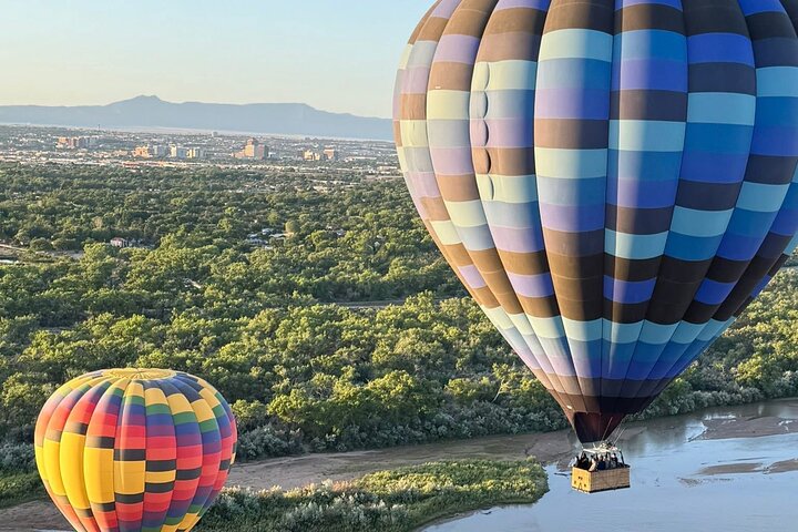 Albuquerque luftballongturer vid soluppgången