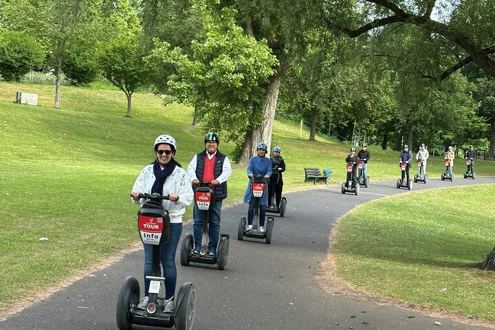 Tour en Segway por Bonn Explora la ciudad sobre ruedas