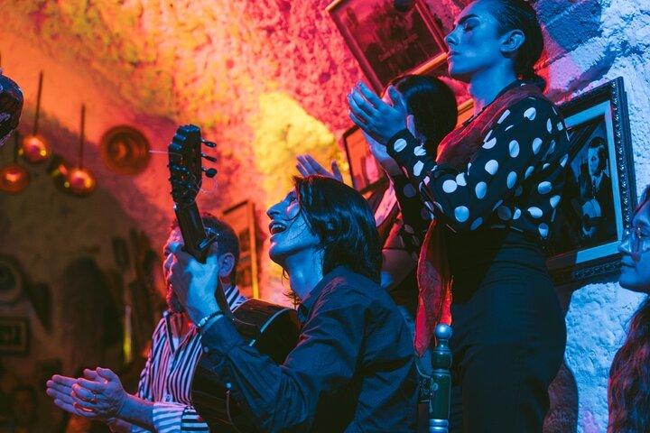 Spettacolo di flamenco nella Cueva Los Amayas di Sacromonte