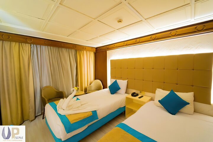 Croisière de 4 jours et 3 nuits sur le Nil d'Assouan à Louxor et Abou Simbel + montgolfière