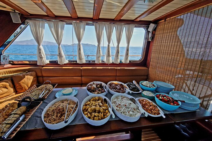 Croisière à Athènes: Agistri, Moni/Metopi, Égine avec déjeuner et boissons