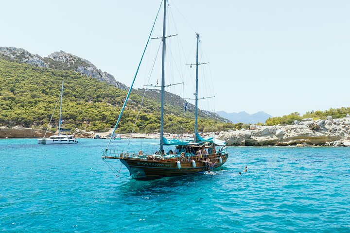 Croisière à Athènes: Agistri, Moni/Metopi, Égine avec déjeuner et boissons