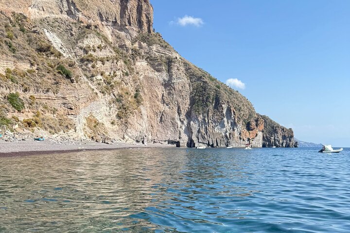 Odyssey: Private Bootstour nach Lipari, optionaler Ausflug nach Salina (4–8 Stunden)