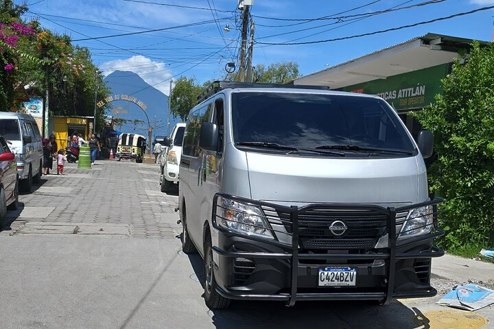 Gemeinsamer Transfer von Panajachel Atitlan nach Guatemala-Stadt