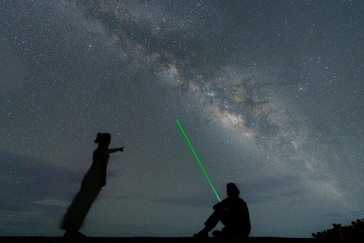 Dark Sky Sternenbeobachtung & Nachtporträt Tour in Kabira Bay